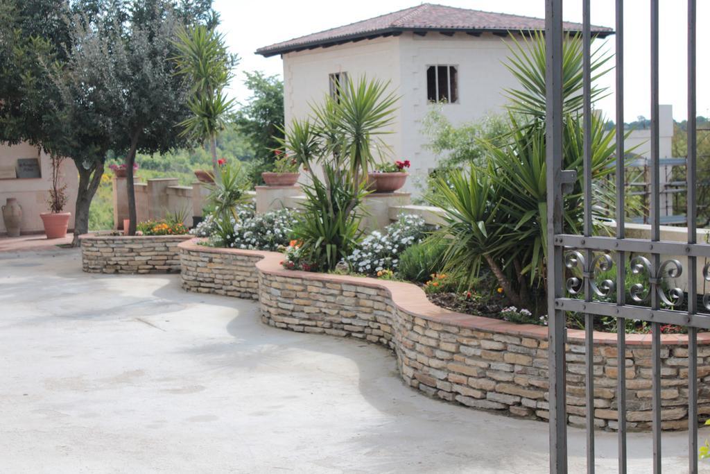 Agriturismo Al Passaggio Di Pirro Villa Miglionico Екстериор снимка